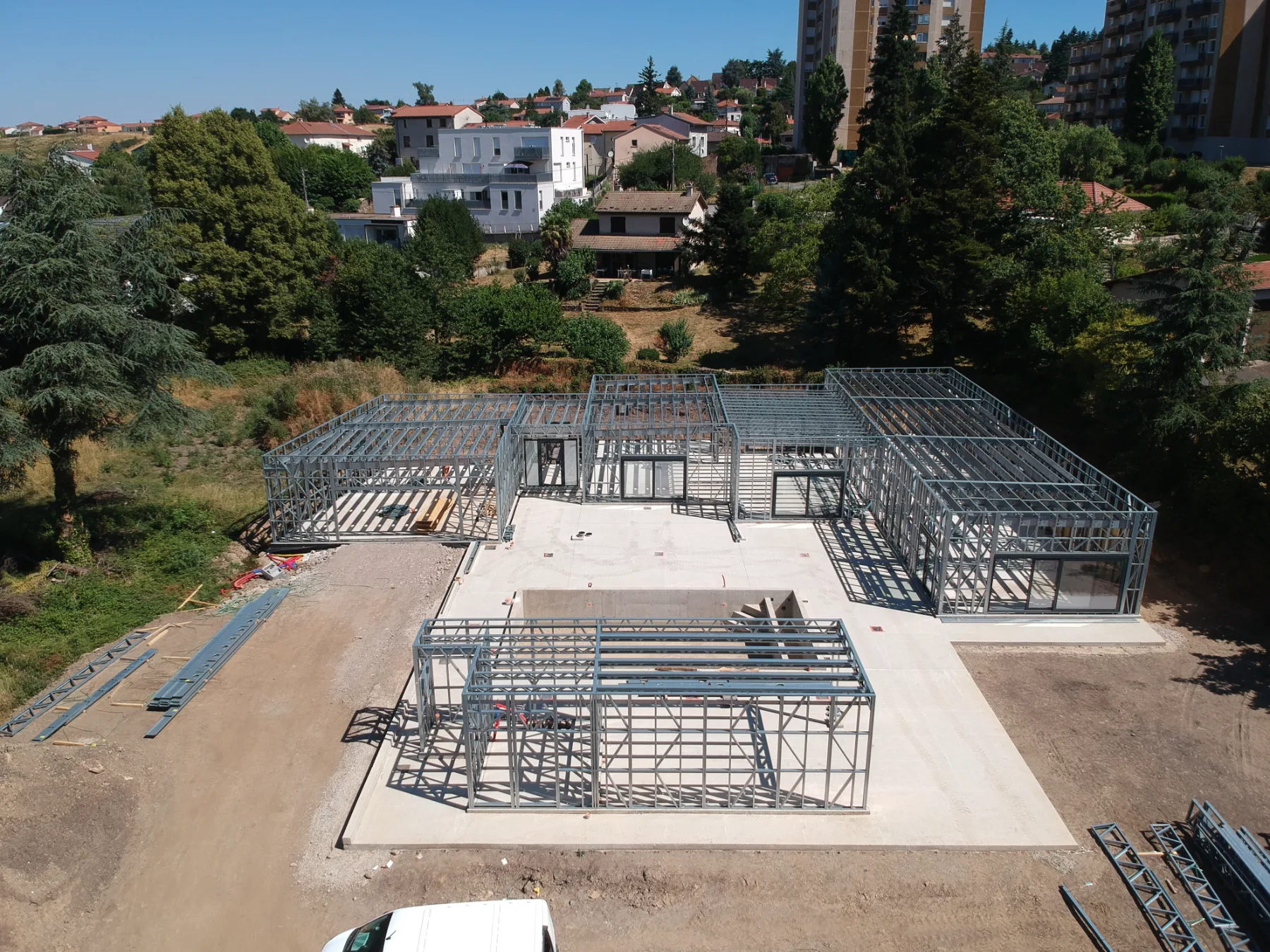 Maison de plain-pied à toit plat adaptée aux personnes à mobilité réduite